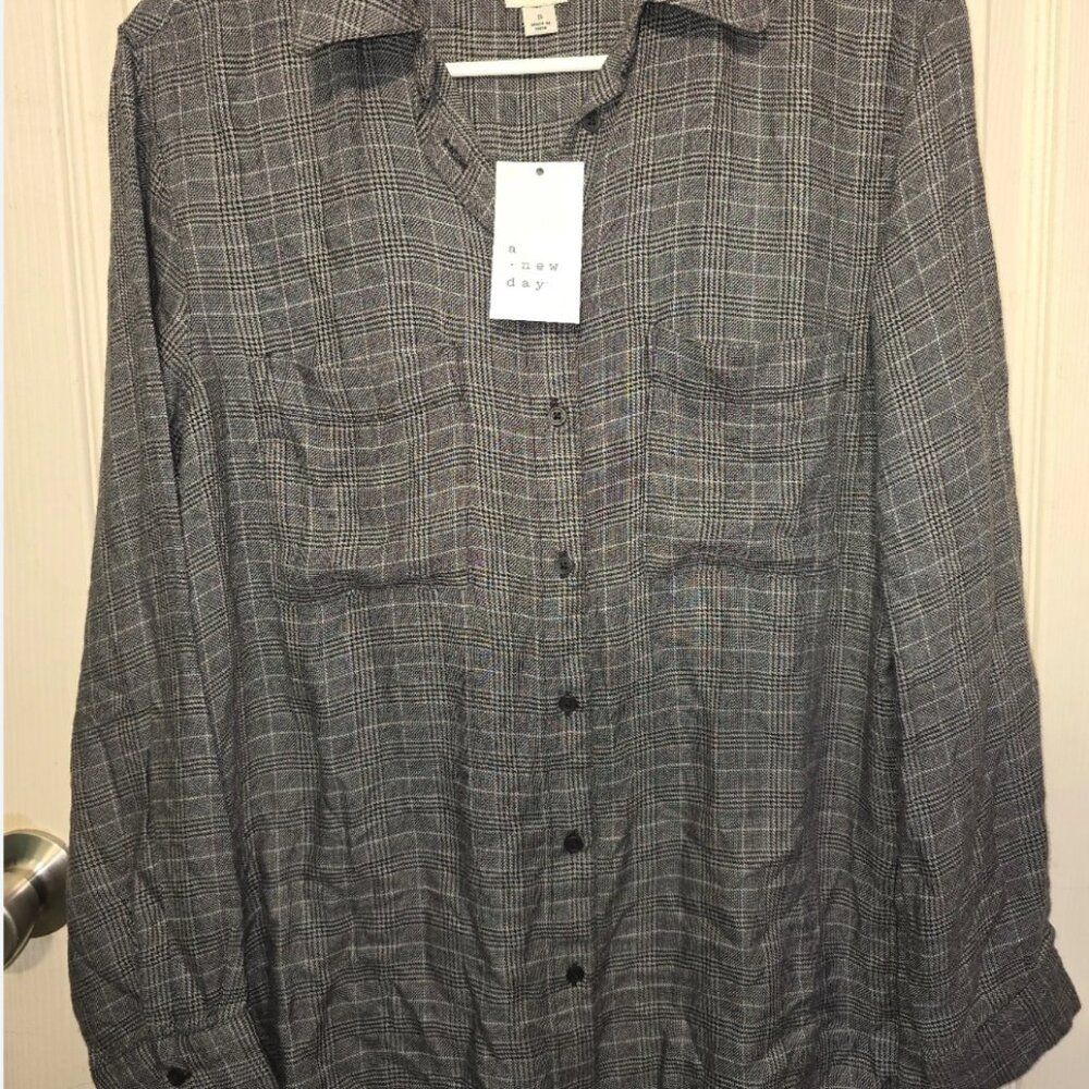 Women’s Gray Checkered button up